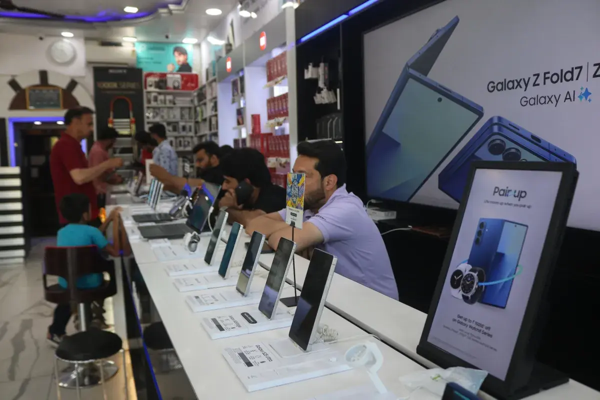 AI Memory Demand Pushes India Smartphone Shipments Down 10%