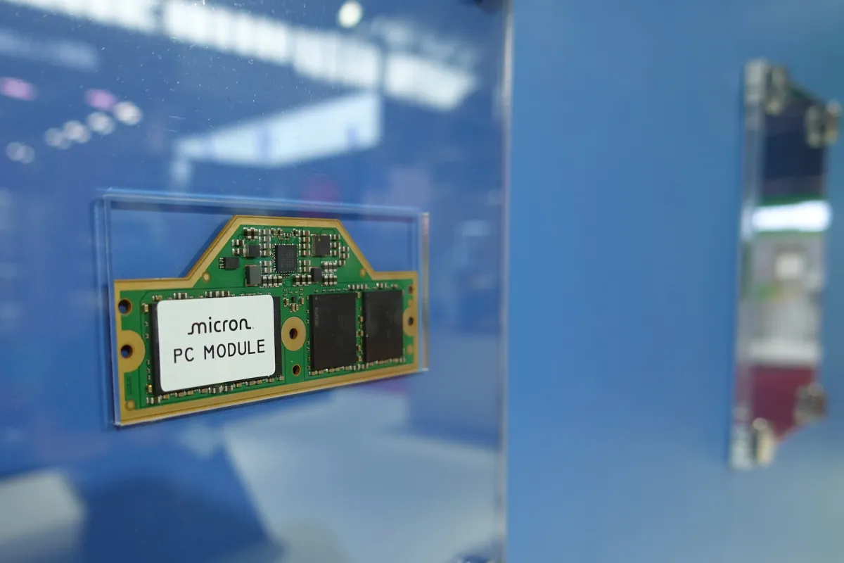 صعود Micron يضع نقص ذاكرة الذكاء الاصطناعي داخل توسع مراكز البيانات