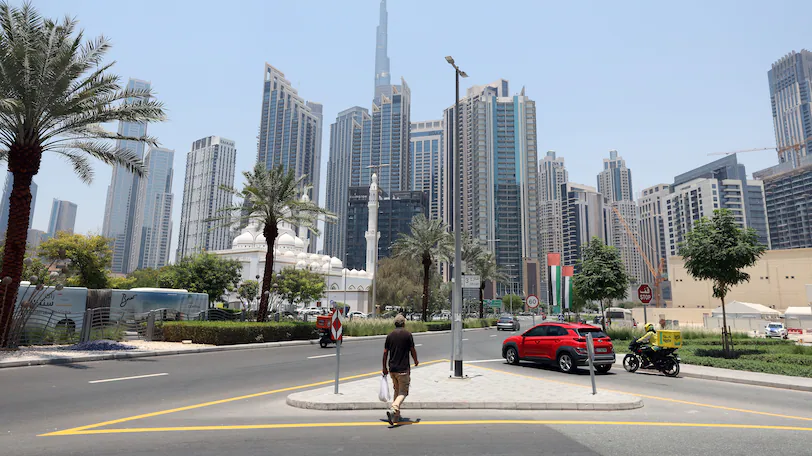 دبي تجذب 8.82 مليار دولار من الاستثمار الأجنبي الأخضر مع بقاء الذكاء الاصطناعي ضمن الصورة