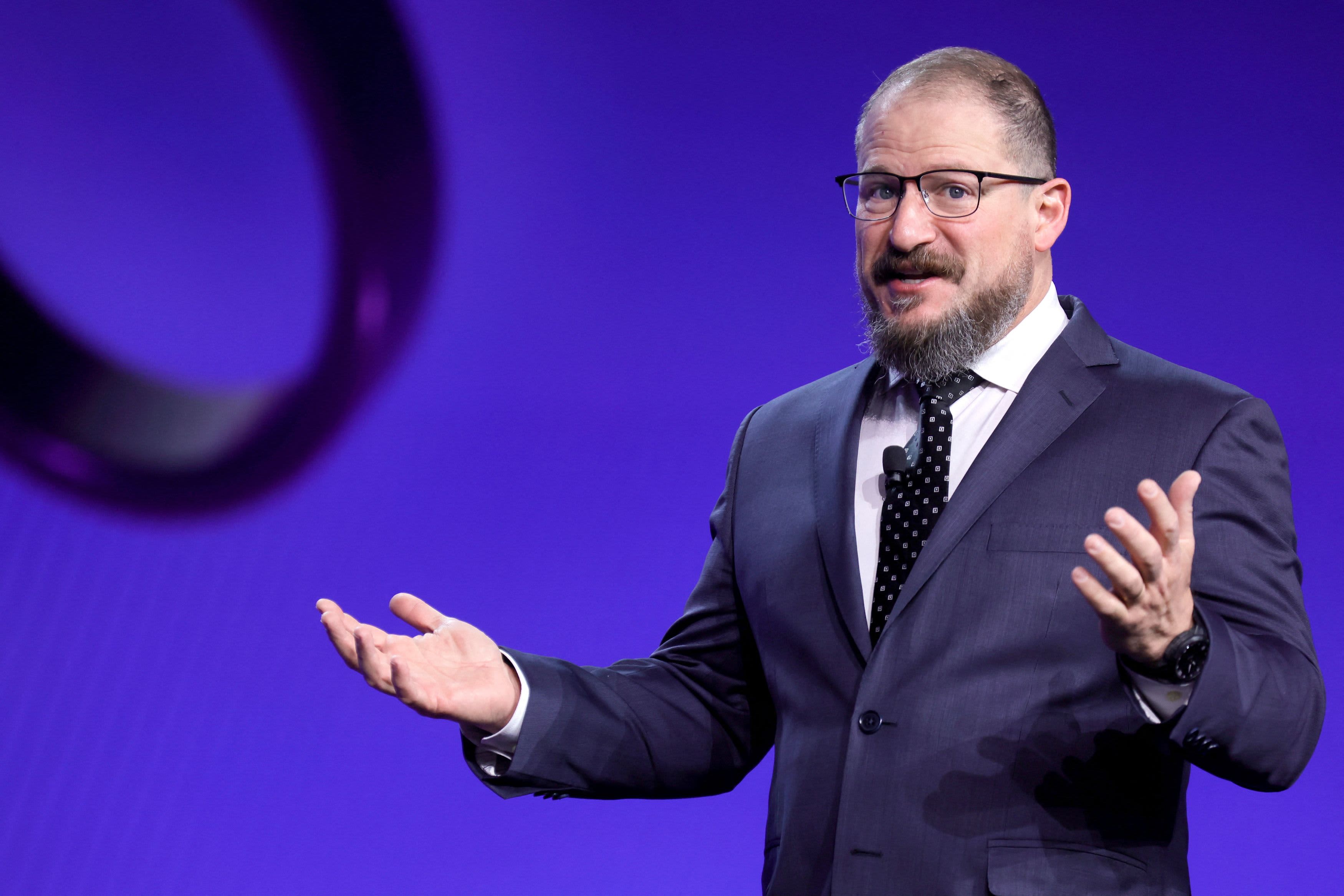 Qualcomm Names Meta As First Dragonfly Data Center CPU Customer