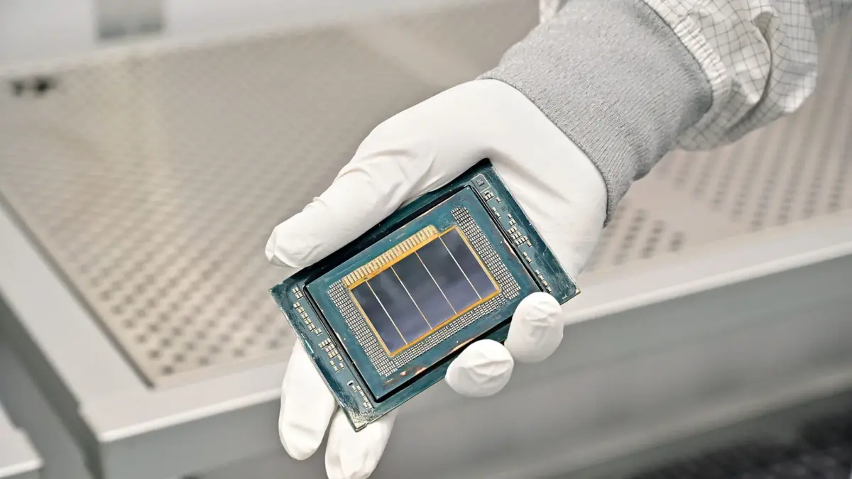 Intel تشحن رقائق Panther Lake مصنوعة بتقنية ASML High NA EUV