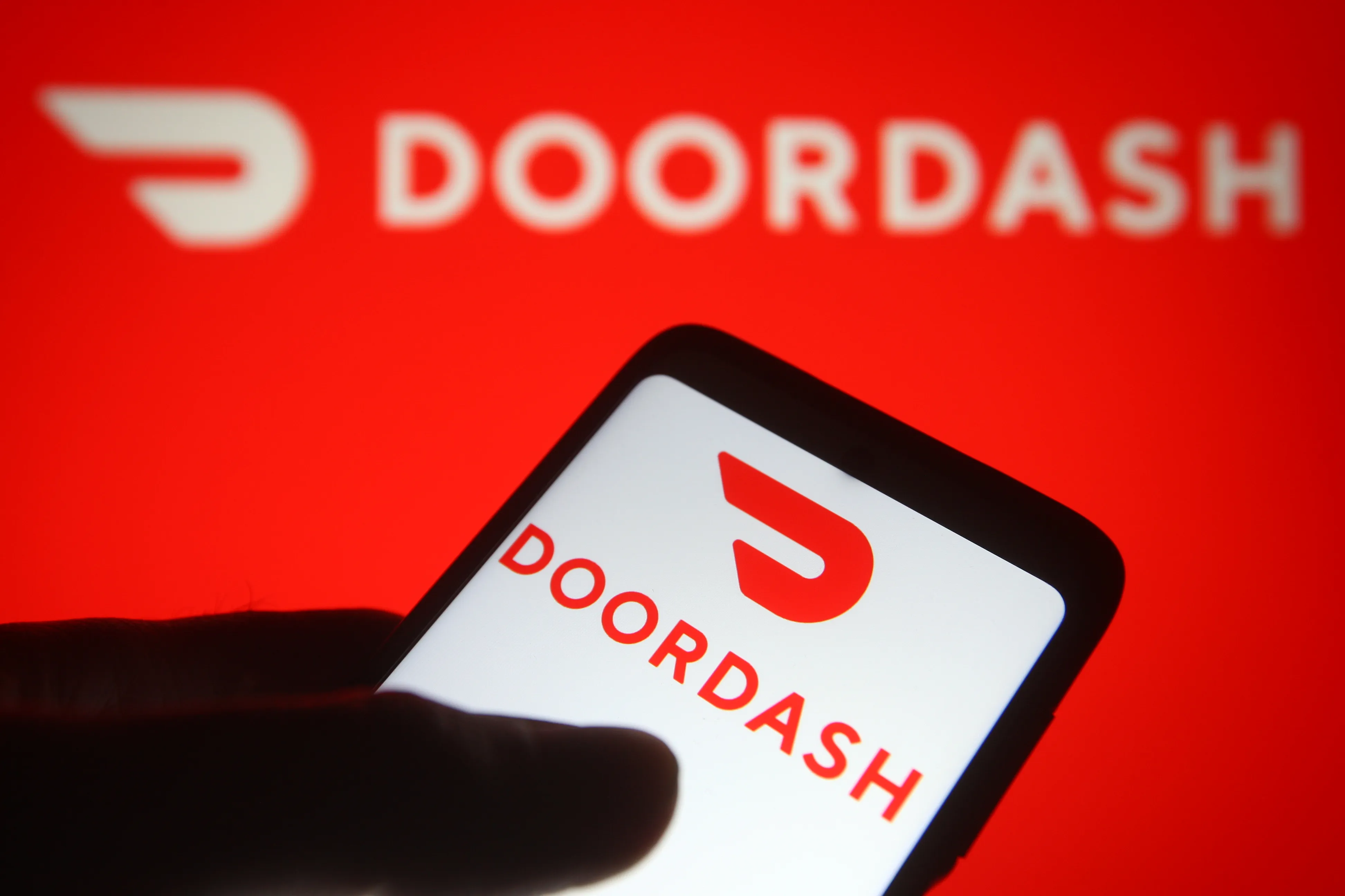 DoorDash تختبر الطلب بالذكاء الاصطناعي عبر الأوامر والصور وحجوزات المطاعم