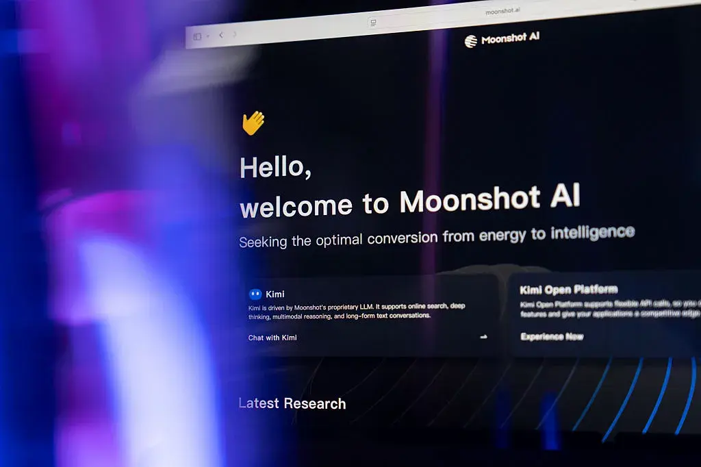 تحذير الخزانة الأميركية يدفع اتهام Moonshot بنسخ نماذج الذكاء الاصطناعي نحو العقوبات