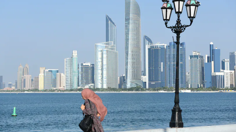 نمو تراخيص أبوظبي يضع دخول السوق قبل ضبابية الحرب